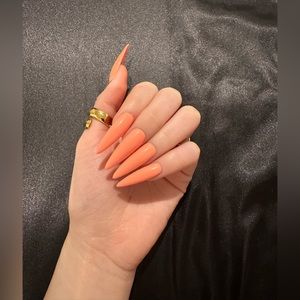 Press on nails pointy shape coral color